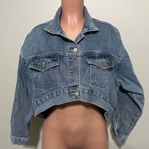 VICI CROPPED DENIM JACKET******SIZE: SMALL